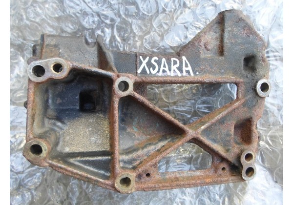 кронштейн двигуна Xsara Picasso,1.8b